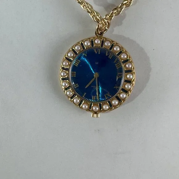 Vintage Ladies Pendant Watch 1960 display picture 3